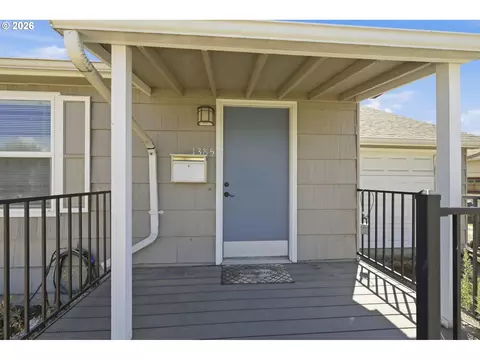 Exterior - 1385 Parker St, Springfield, OR 97477 photo 3 of 12