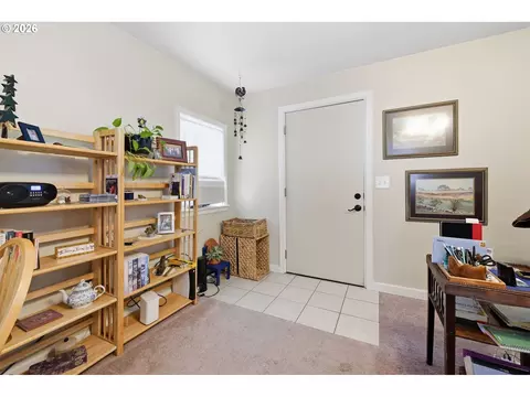 Entry Way - 1385 Parker St, Springfield, OR 97477 photo 1 of 1