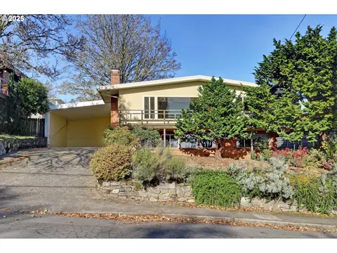 7243 SE Clay St, Portland, OR 97215