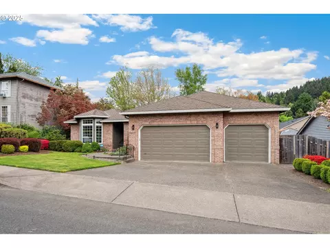 13573 SE Sagebrush Dr, Happy Valley, OR 97086