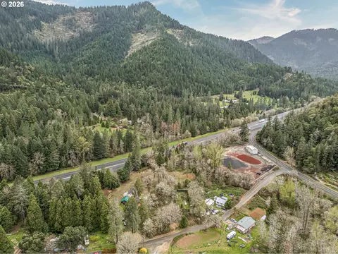 159 Bloom Rd, Wolf Creek, OR 97497