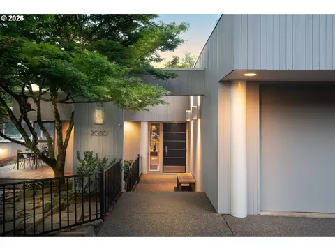2030 SW Broadleaf Dr, Portland, OR 97219