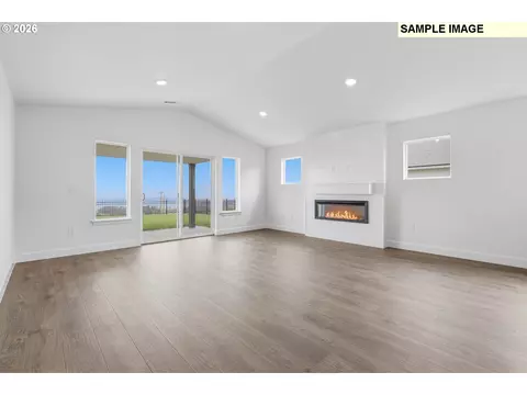 Living - 894 E Maple Brook Ave, Hermiston, OR 97838 photo 3 of 6