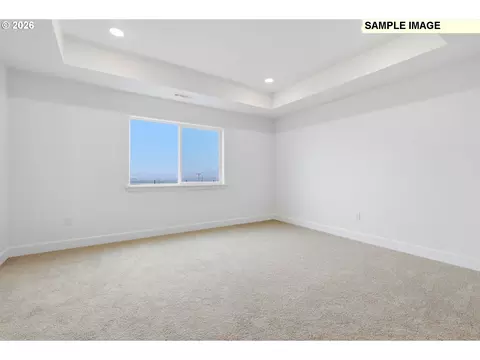 Bedroom - 894 E Maple Brook Ave, Hermiston, OR 97838 photo 2 of 5