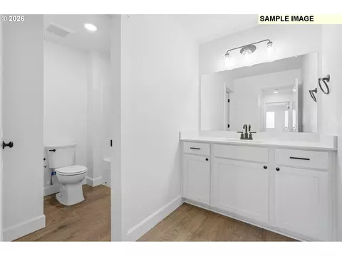 Bath - 894 E Maple Brook Ave, Hermiston, OR 97838 photo 4 of 5