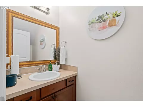 Bath - 37989 Killarney St, Sandy, OR 97055 photo 1 of 3
