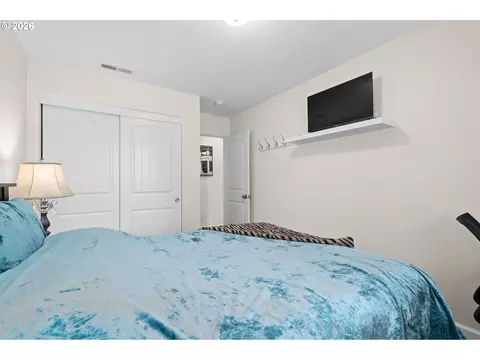Bedroom - 37989 Killarney St, Sandy, OR 97055 photo 7 of 7