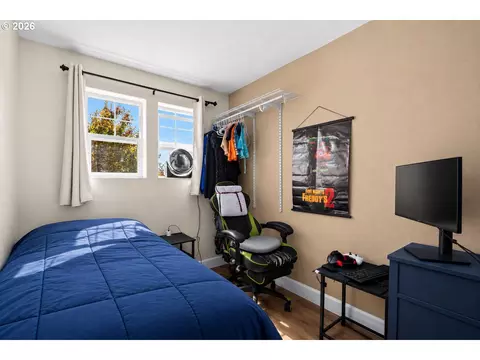 Bedroom - 37989 Killarney St, Sandy, OR 97055 photo 1 of 7