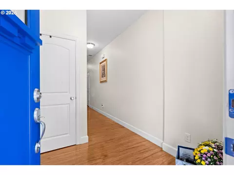Entry Way - 37989 Killarney St, Sandy, OR 97055 photo 1 of 3