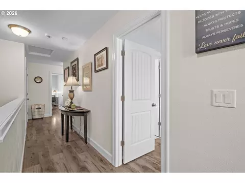 Entry Way - 37989 Killarney St, Sandy, OR 97055 photo 3 of 3