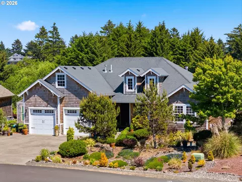 5295 Drummond Dr, Gearhart, OR 97138