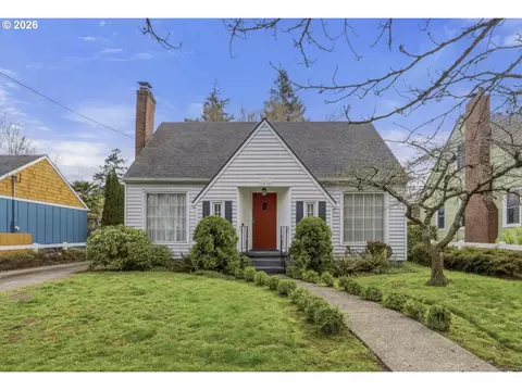 7836 N Chautauqua Blvd, Portland, OR 97217