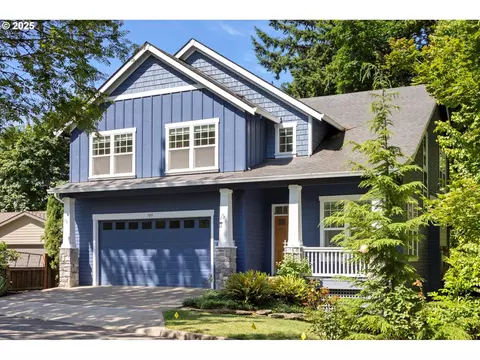 709 SW 6th Ct, Portland, OR 97219