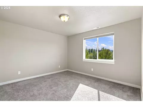 Bedroom - 2007 S 59th St, Springfield, OR 97478 photo 6 of 9