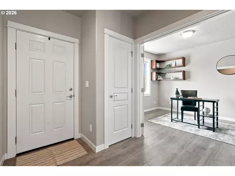Entry Way - 2007 S 59th St, Springfield, OR 97478 photo 2 of 3