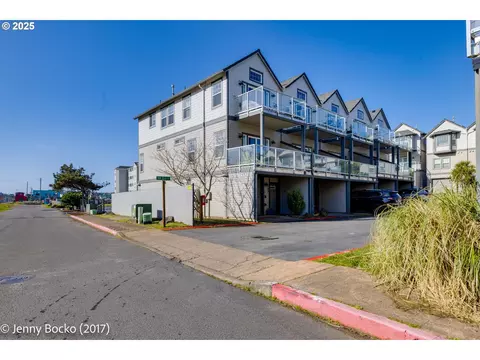102 N 2nd Ave, Rockaway Beach, OR 97136