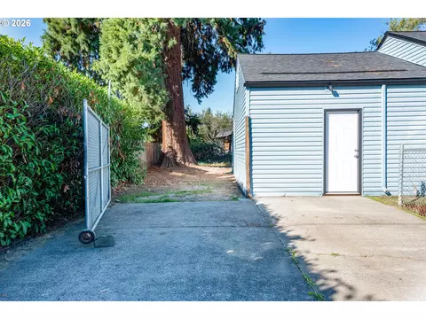 Exterior - 5418 A St, Springfield, OR 97478 photo 2 of 6