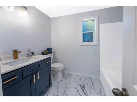Bath - 5418 A St, Springfield, OR 97478 photo 1 of 2