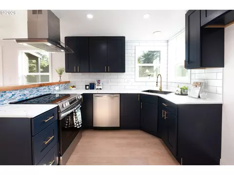 Kitchen - 5418 A St, Springfield, OR 97478 photo 4 of 7
