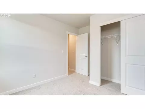 Bedroom - 3516 SW Binford Ave, Gresham, OR 97080 photo 9 of 12