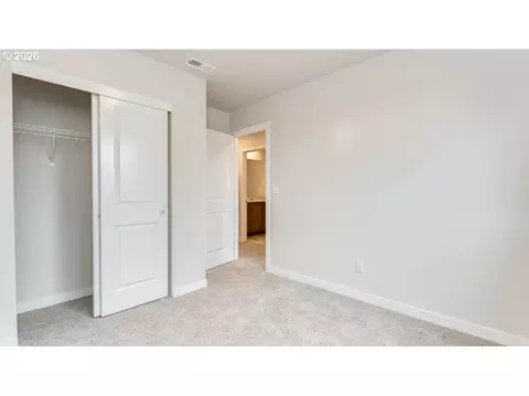 Bedroom - 3516 SW Binford Ave, Gresham, OR 97080 photo 5 of 12