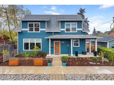 1114 9th St, Hood River, OR 97031