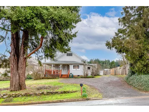 1630 S 6th St, Cottage Grove, OR 97424