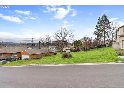 1108 Myrtle St, The Dalles, OR 97058