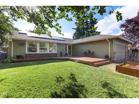 2460 NE Juniper Ave, Gresham, OR 97030