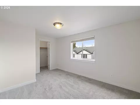 Bedroom - 19095 Barrington Ave, Sandy, OR 97055 photo 4 of 5