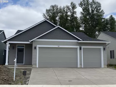 706 Tigerlily St, Silverton, OR 97381