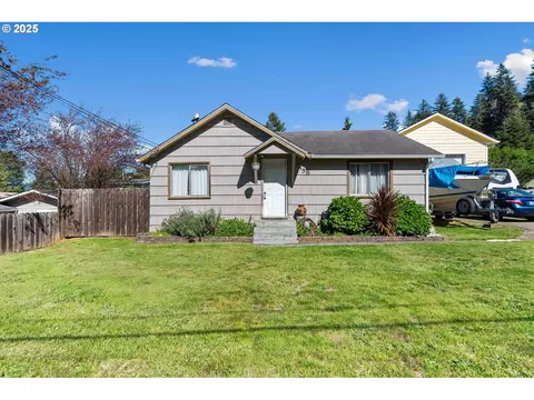 458 16th Ave, Coos Bay, OR 97420