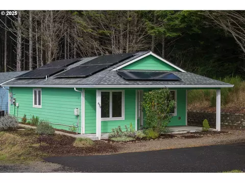 638 SE Keel Ave, Lincoln City, OR 97367