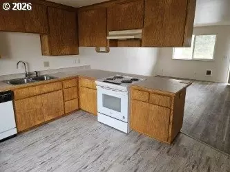 421425 S 58th St, Springfield, OR 97478 photo 3