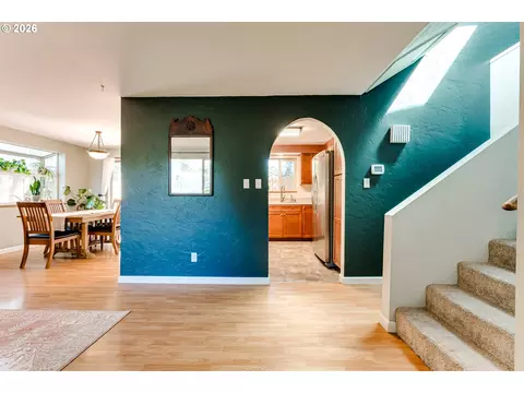 Entry Way - 2889 Taylor St, Eugene, OR 97405 photo 1 of 2