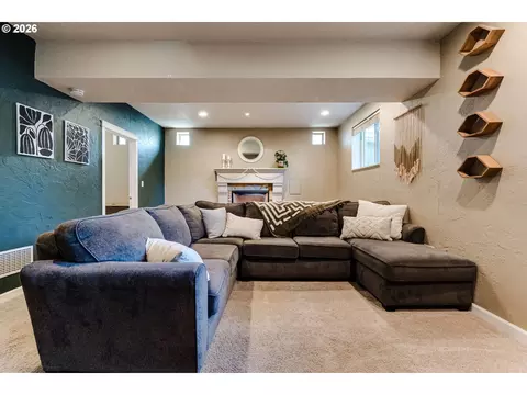 Living - 2889 Taylor St, Eugene, OR 97405 photo 4 of 4