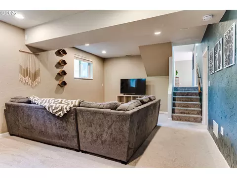 Living - 2889 Taylor St, Eugene, OR 97405 photo 3 of 4