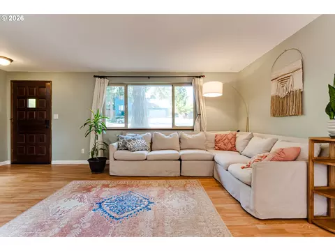 Living - 2889 Taylor St, Eugene, OR 97405 photo 1 of 4