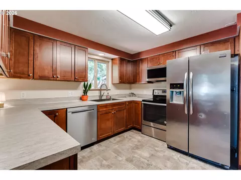 Kitchen - 2889 Taylor St, Eugene, OR 97405 photo 1 of 2
