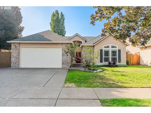1348 NE Zachary St, Hillsboro, OR 97124