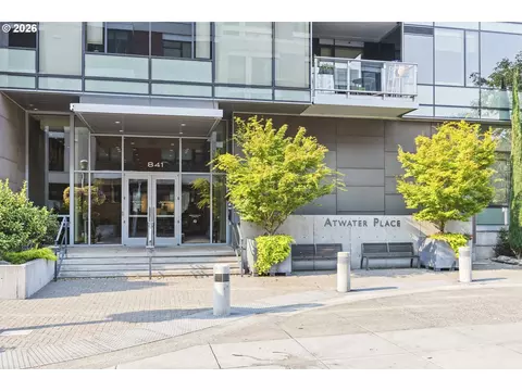 841 S Gaines St #2204, Portland, OR 97239