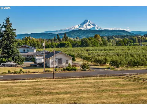3820 Belmont Dr, Hood River, OR 97031