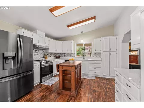 49400 Eagle Rock Pl, Vida, OR 97488 photo 12