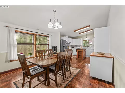 49400 Eagle Rock Pl, Vida, OR 97488 photo 14