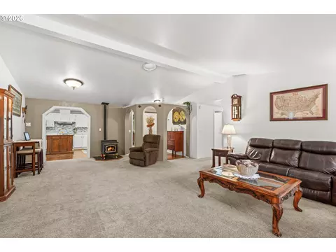 49400 Eagle Rock Pl, Vida, OR 97488 photo 7