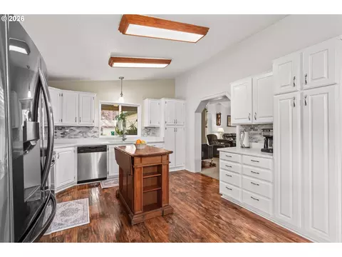 49400 Eagle Rock Pl, Vida, OR 97488 photo 13