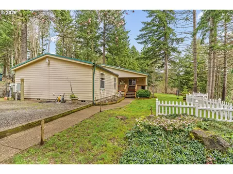 49400 Eagle Rock Pl, Vida, OR 97488