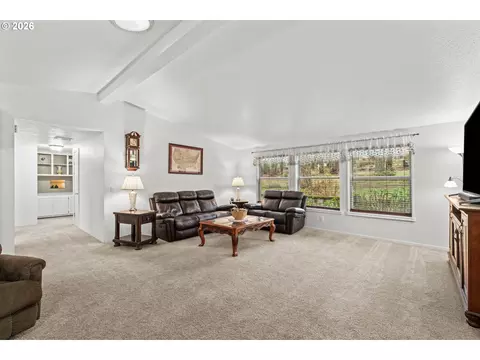 49400 Eagle Rock Pl, Vida, OR 97488 photo 6