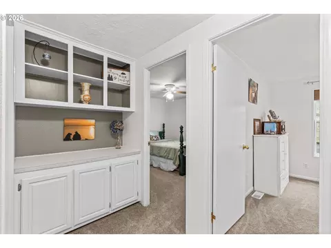 49400 Eagle Rock Pl, Vida, OR 97488 photo 21