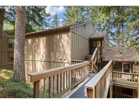 201 Trailside Loop, Eugene, OR 97405
